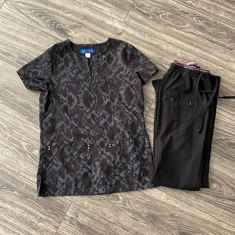 Women’s Scrubs